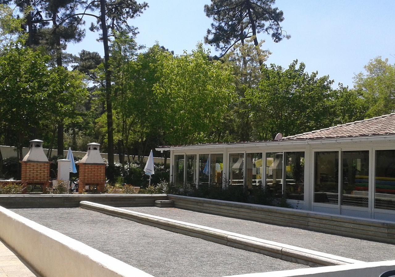 Camping Le Dauphin Hotel Saint-Georges-de-Didonne Exterior foto